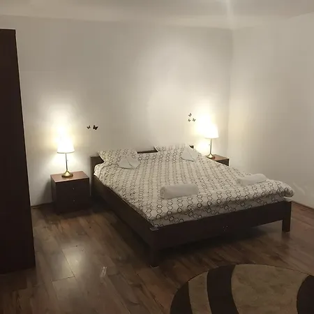 Studio Adrian * Bucarest